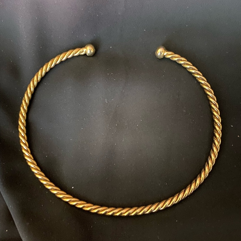 Gold color neck wire - Picture 2 of 3